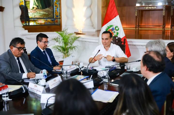 Presidente Jerí lideró mesa de trabajo “Perú: Las bases del futuro”