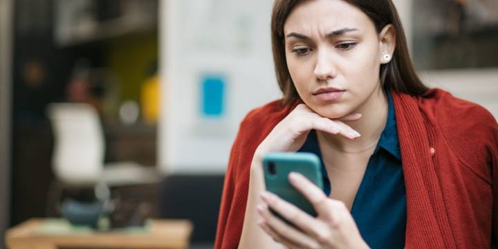 FTC data confirms job offer text scams are 4 times more common now and have cost job seekers almost $300 million