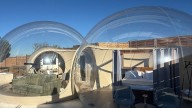 Ver las estrellas y dormir bajo ellas: así es Panoramic Suites, el hotel burbuja recién abierto en Toledo, a un paso de Puy du Fou