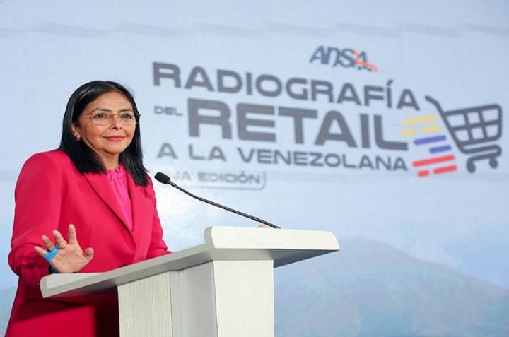 Abastecimiento nacional alcanza el 97 %, asegura la vicepresidenta Delcy Rodríguez