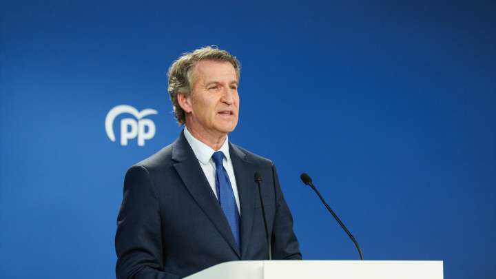 Feijóo lanza un Tik Tok con recomendacións "para poder vivir e non para distraerse"