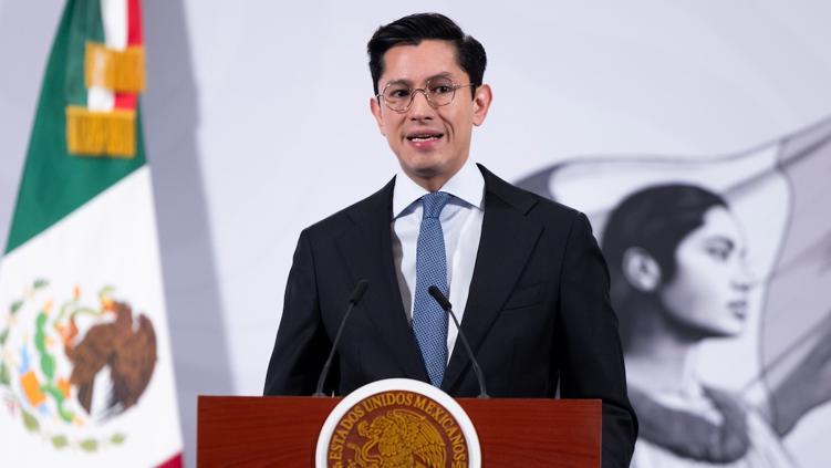 Por humanismo México mantiene asilo político a Betsy: Roberto Velasco