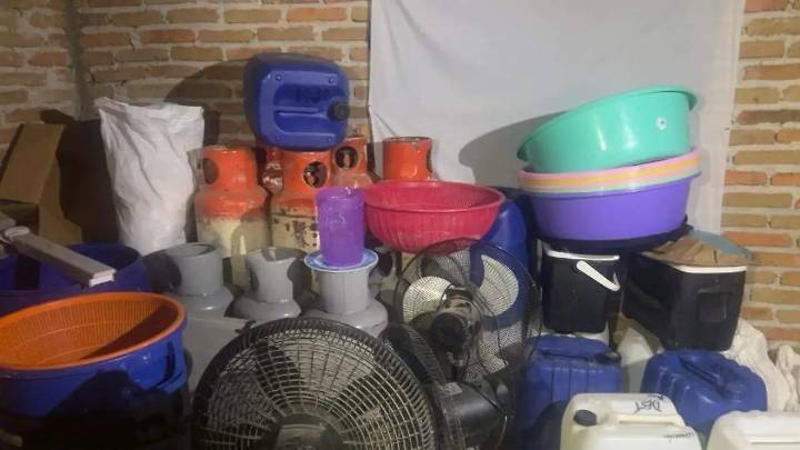 Marinos detienen a una persona y decomisan sustancias para fabricar drogas en Elota