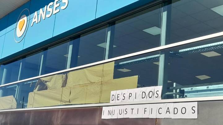 En dos años de gestión de Milei se produjeron más de 51.000 despidos en el Estado