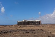 En 1973 un alemán soñó con explotar Lanzarote. 50 años después nadie ha sido capaz de mover las ruinas de su monstruo
