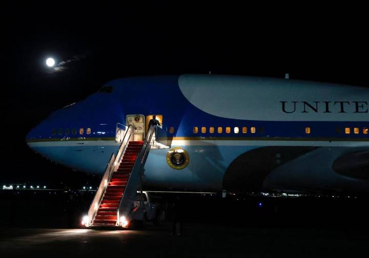 Un paquete sospechoso enferma a varias personas en la base militar del Air Force One de Trump