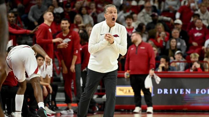 No. 14 Arkansas triumphs over Southern Monday night