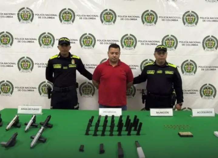 Capturan en Santa Marta a presunto proveedor de armas con siete pistolas y munición modificada