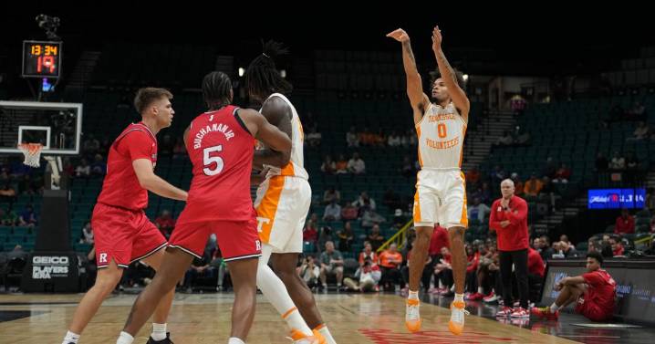 Ja’Kobi Gillespie scores 32 points, No. 20 Tennessee beats Rutgers 85