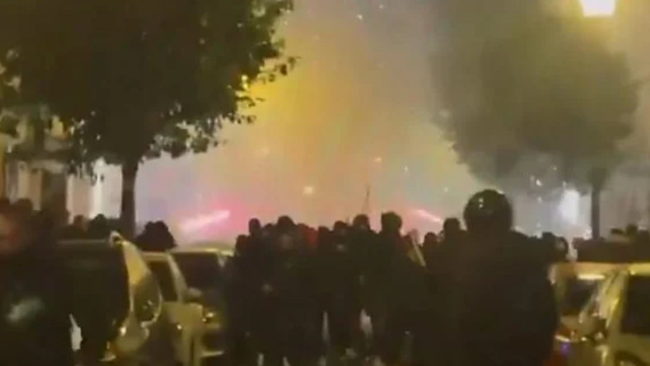 Catorce detenidos tras una reyerta multitudinaria entre ultras del Sevilla y el Betis
