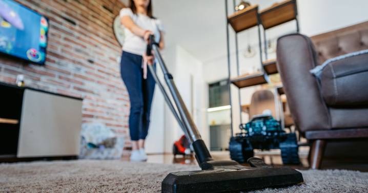 Homeowners urged to add cinnamon powder to their hoover this winter