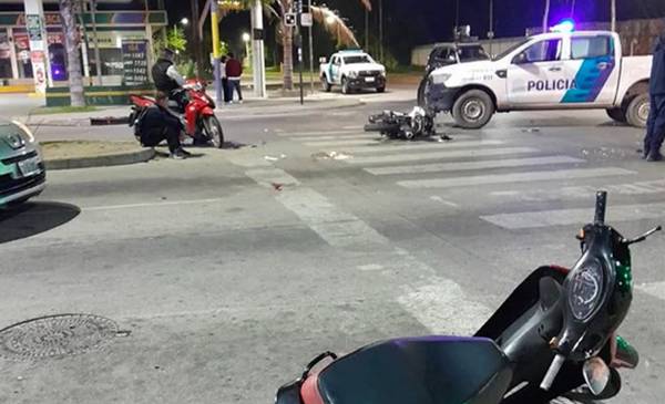 Cuatro jóvenes heridos tras un choque en la caravana de motos en La Plata