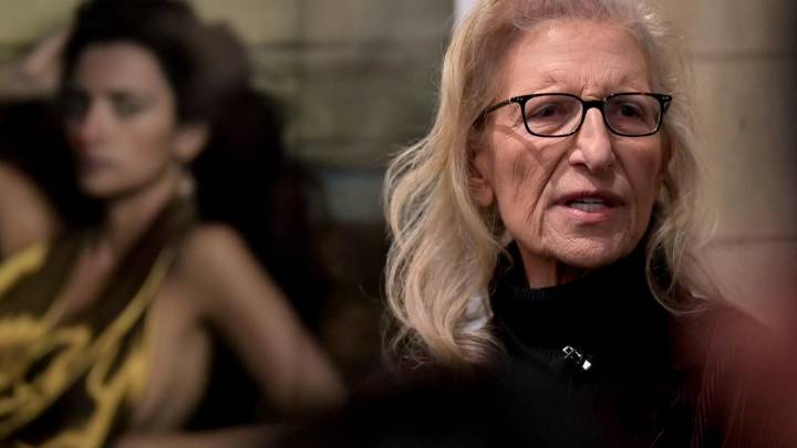 Annie Leibovitz, en su primera retrospectiva en España: "Reposo sobre los hombros de fotógrafos extraordinarios que vinieron antes de mí; tengo una enciclopedia en la cabeza"