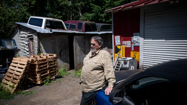 Man billed $1,500 for vehicle he didn't own, insurer says he still has to pay