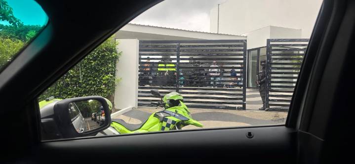 ALLANAN LA VIVIENDA DE ARMANDO BENEDETTI: EL MINISTRO EXPLOTA EN REDES SOCIALES