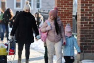 Legisladores y líderes comunitarios de Michigan critican los daños a niños inmigrantes