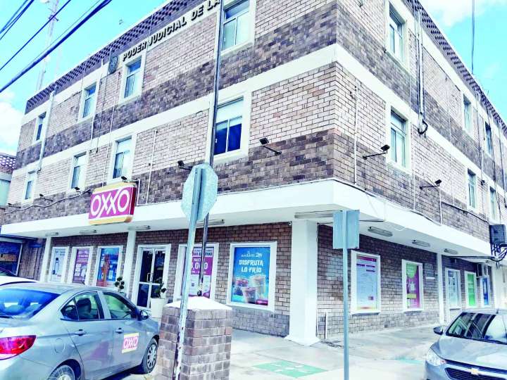 ex funcionarios judiciales en México exigen pago de salarios tras reforma