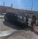 Controlan incendio vehicular