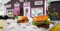 A popular New Orleans smash burger spot opens to fanfare in St. Tammany Parish