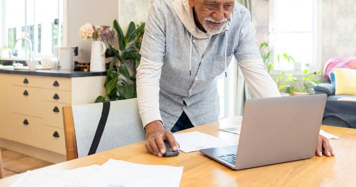 Pensioners who worked in two sectors missing out on £2,262 a year