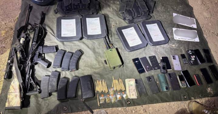 Liberan a 20 personas y aseguran arsenal, droga y un vehículo robado en Culiacán