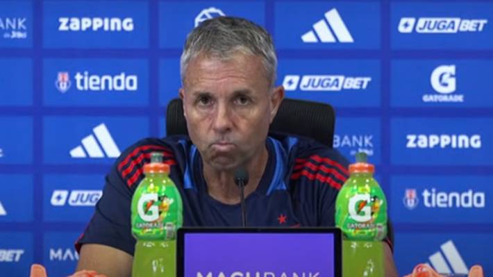 La filosófica explicación con la que Gustavo Álvarez respondió a pregunta sobre la sanción a Clark El técnico de los universitarios habló en conferencia.