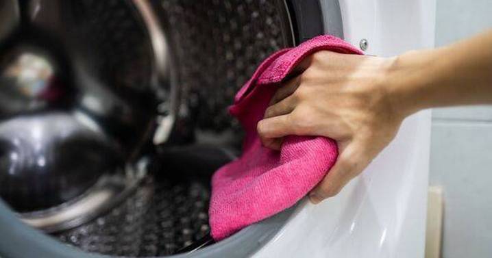 How to remove mould from washing machines in 3 steps with one natural item