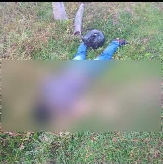 FATAL ACCIDENTE EN LA VÍA PORE A TRINIDAD: MOTOCICLISTA «VOLÓ» POR ENCIMA DE CERCA Y DEJÓ PLACA EN EL ALAMBRE