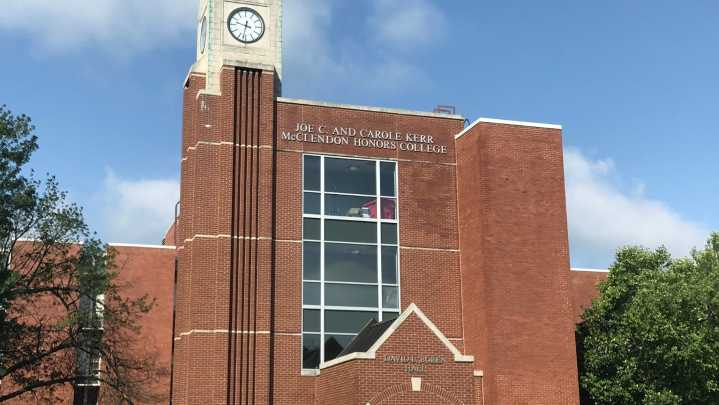 Readers divided on grade OU student should have received on essay