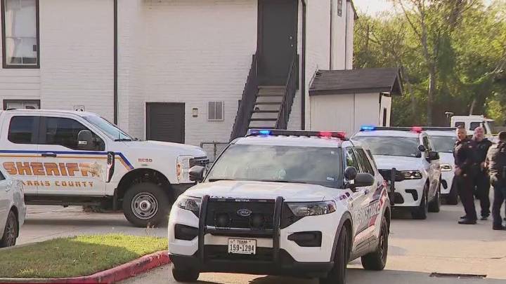 Man shot allegedly trying to break into Harris County apartment, father detained