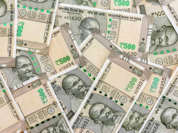 Men posing as govt officials intercept car, flee with Rs 7 Cr in Bengaluru