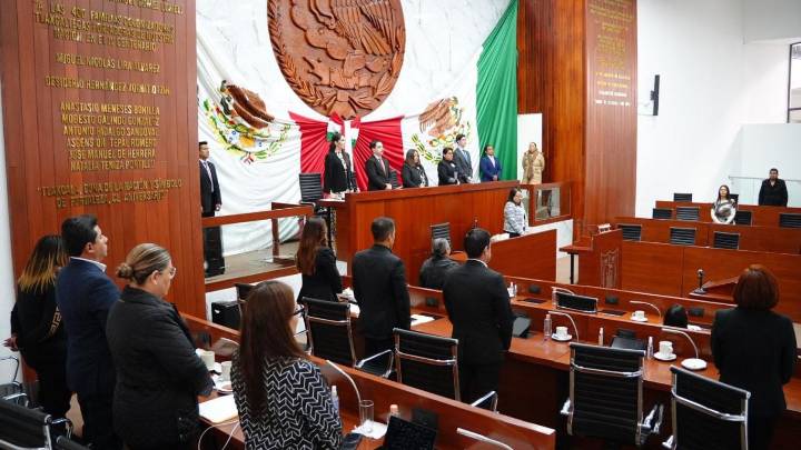 Pese a rechazo inicial, Congreso local honra memoria del alcalde de Uruapan asesinado