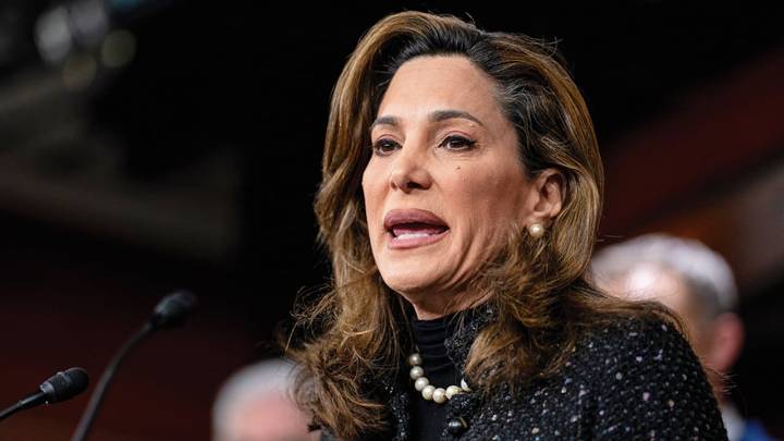 María Elvira Salazar revela que Trump propuso a Maduro una salida, pero el líder venezolano teme a la reacción cubana (VIDEO)