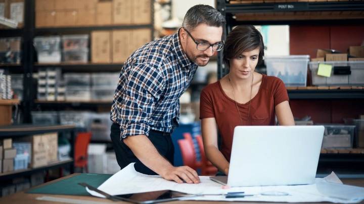 El salario medio en Castilla-La Mancha sube a 2.221 euros en 2024, sexto más bajo