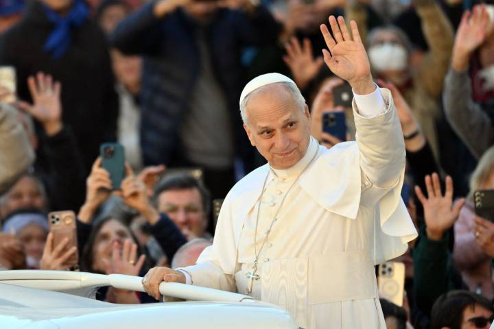 León XIV critica el trato "extremadamente irrespetuoso" a migrantes en EE.UU.