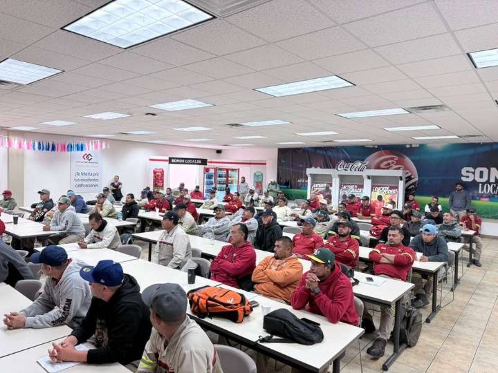 Imparten taller para prevenir la depresión entre hombres