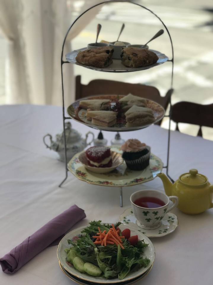 How a CT café has become ‘the go-to place’ for cozy meals. And treats nobility might like. – Hartford Courant