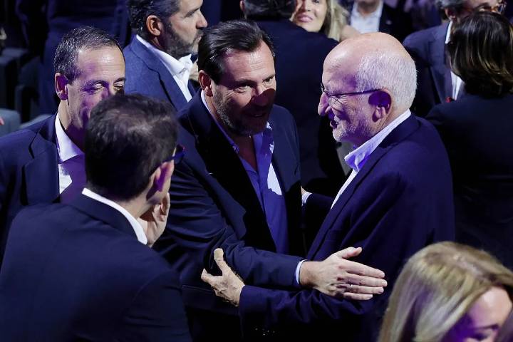 Juan Roig clama contra el retraso del Corredor Mediterráneo ante Óscar Puente: "Habrá un ministro al que nos creeremos, pero no ha llegado"