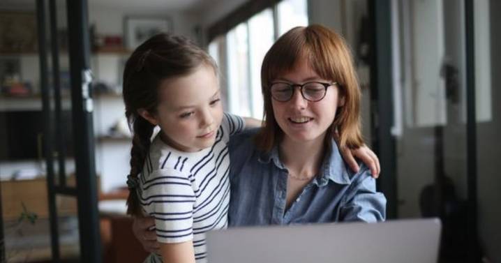 HMRC urges people who earn under £100,000 to ‘sign up’ for free £2,000