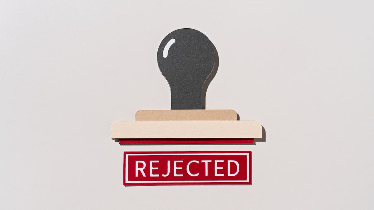 Le despiden por trabajar para la competencia estando de baja y quién le denunció fue su esposa