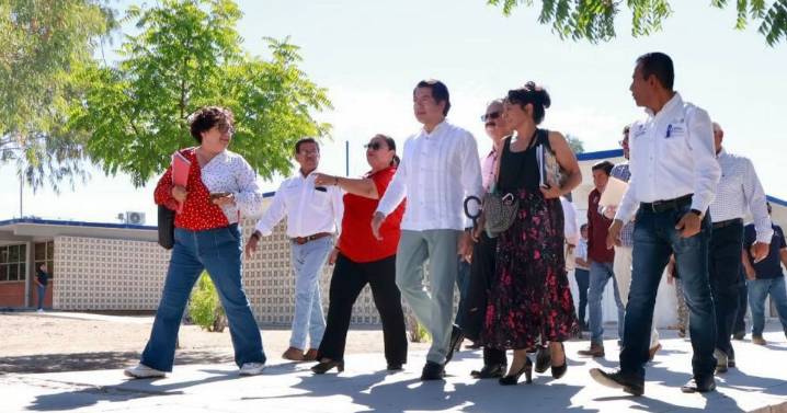 En el Gobierno de México habrá diálogo permanente con el magisterio para avanzar en acuerdos: Mario Delgado