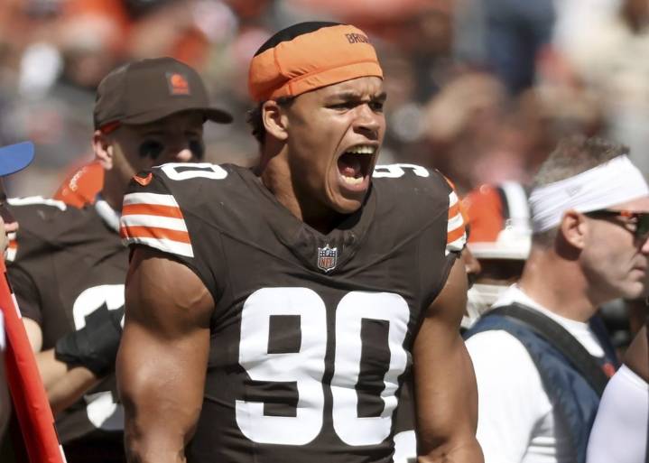 Chicago Bears Q&A: What did Ryan Poles get in Joe Tryon-Shoyinka — and why didn’t he angle for more?