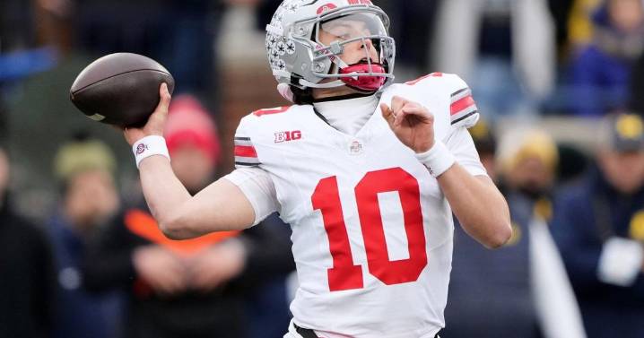 No. 1 Ohio State beats No. 15 Michigan 27-9, sets up game with No. 2 Indiana for B10 title