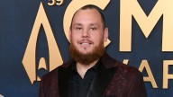 Luke Combs showcases weight loss transformation at 2025 CMA Awards