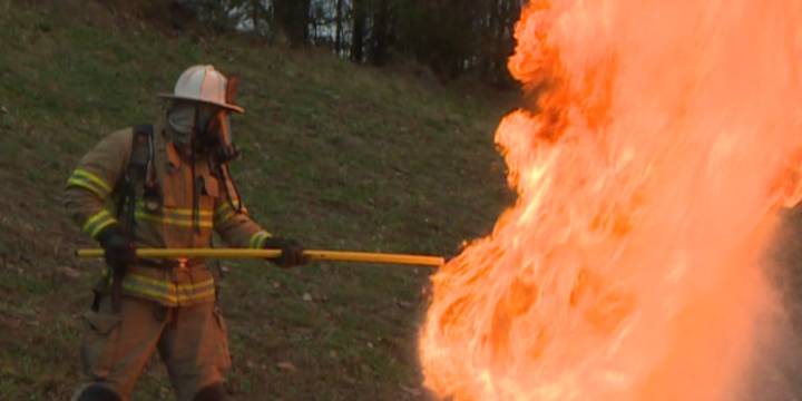 Knoxville and Karns fire departments demonstrate Thanksgiving cooking safety during risk reduction event