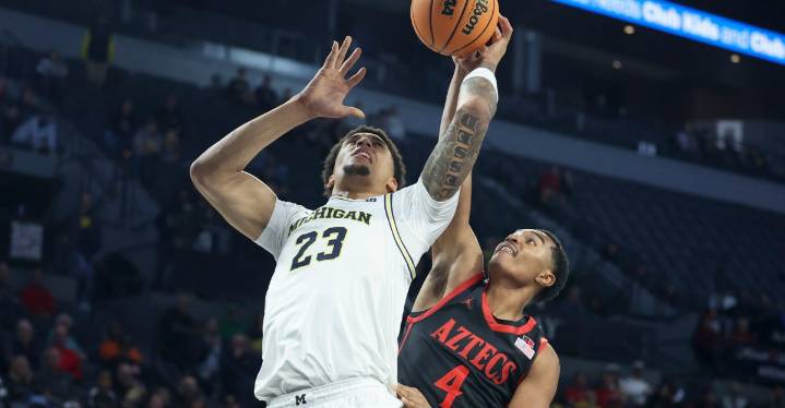 Six Wolverines score in double figures as Michigan routes San Diego State in Players Era Festival