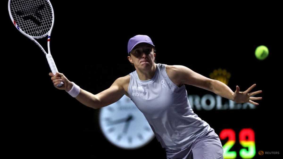 Error-prone Swiatek goes down to Rybakina in WTA Finals