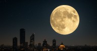 La ‘Luna Fría’ despide el 2025 a lo grande: ¿Cuándo y cómo ver la última superluna del año en México?