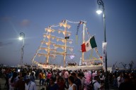 Regresa a México el buque escuela que chocó contra el puente de Brooklyn