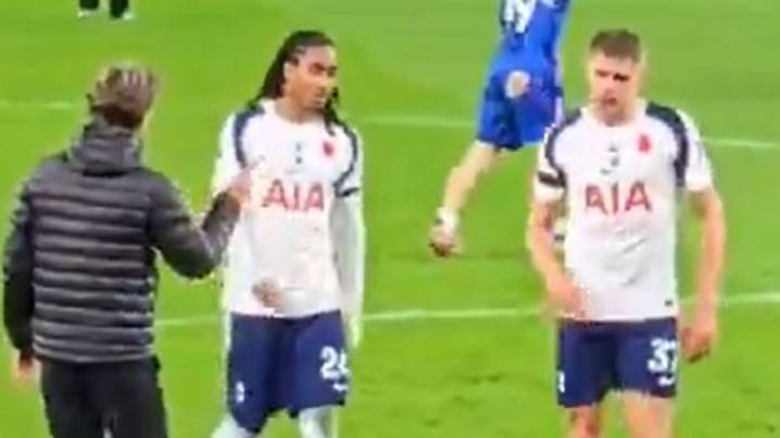 EPL 2025: Micky van de Ven and Djed Spence ignore Thomas Frank after Tottenham loss to Chelsea, highlights, score